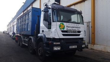 camión de reciclaje de la empresa